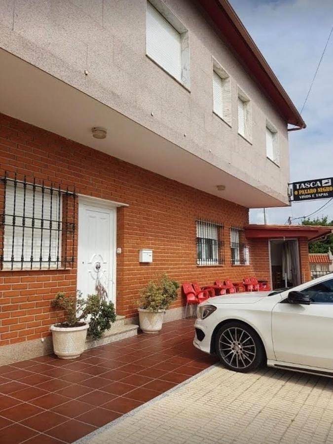 Pension Paxaro Negro in Noalla (Santo Estevo), Sanxenxo