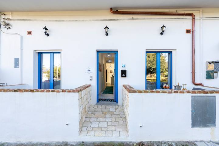 Location de vacances pour 10 personnes, avec jardin à Tortolì