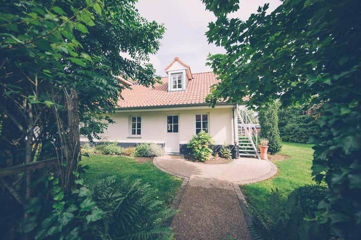 Gîte pour 8 personnes, avec jardin et terrasse