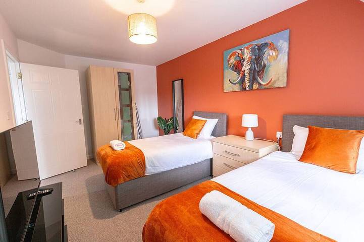 Entire apartment, 2 bed | Sleeps 5 | Free Parking in Birmingham, Birmingham Area