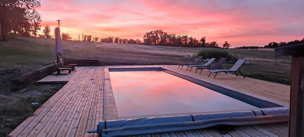 Location de vacances pour 5 personnes, avec piscine et terrasse à Carnac-Rouffiac