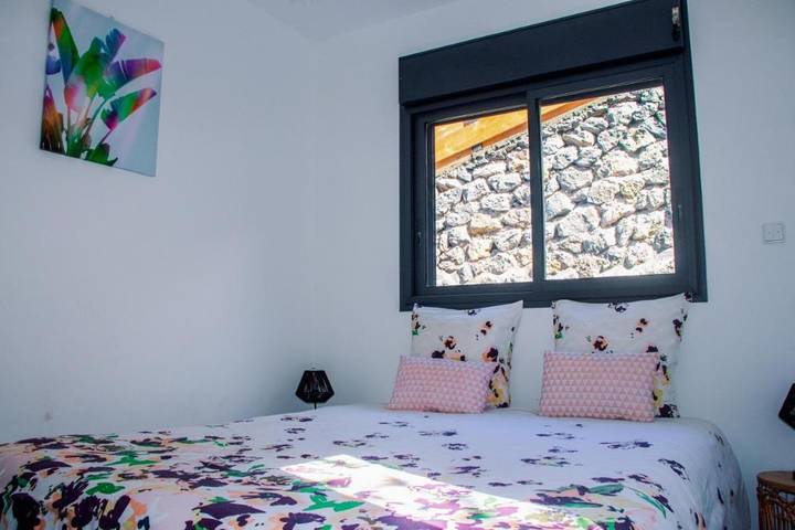 Location de vacances pour 10 personnes, avec vue ainsi que piscine et balcon aux Avirons - 4