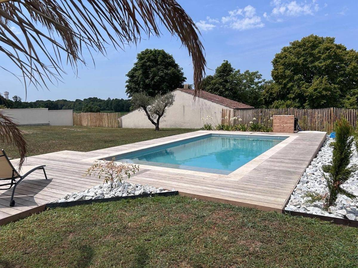 Le Rocher 1901 - Piscine privée - 12 pers in Trizay, Région de Saintes