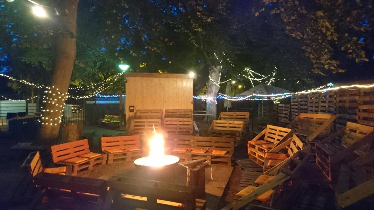 Triple-bed Cottage with Shared Bathroom in Berlin Innenstadt, Berlin
