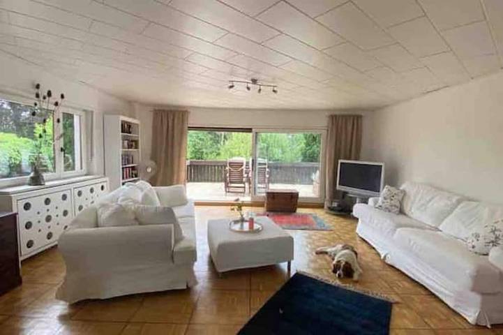 Ferienwohnung für 6 Personen, mit Balkon und Garten in Pirmasens