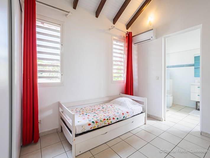 Villa pour 8 personnes, avec piscine ainsi que jardin et terrasse, adapté aux familles à Deshaies - 4