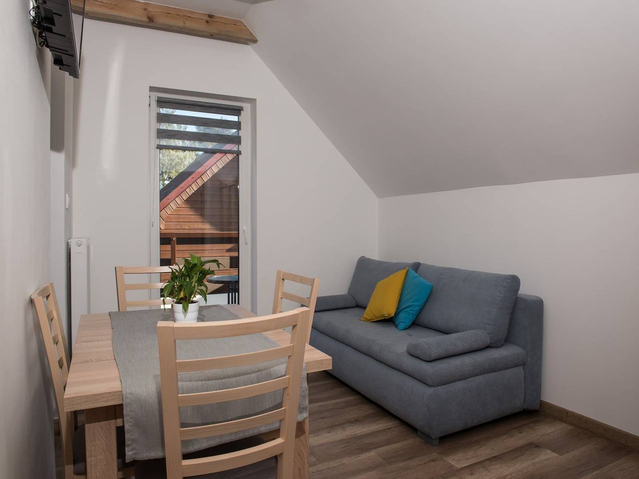 Ganze Wohnung, Komfortable, praktische Wohnung, Pool im Preis in Powiat Sławieński