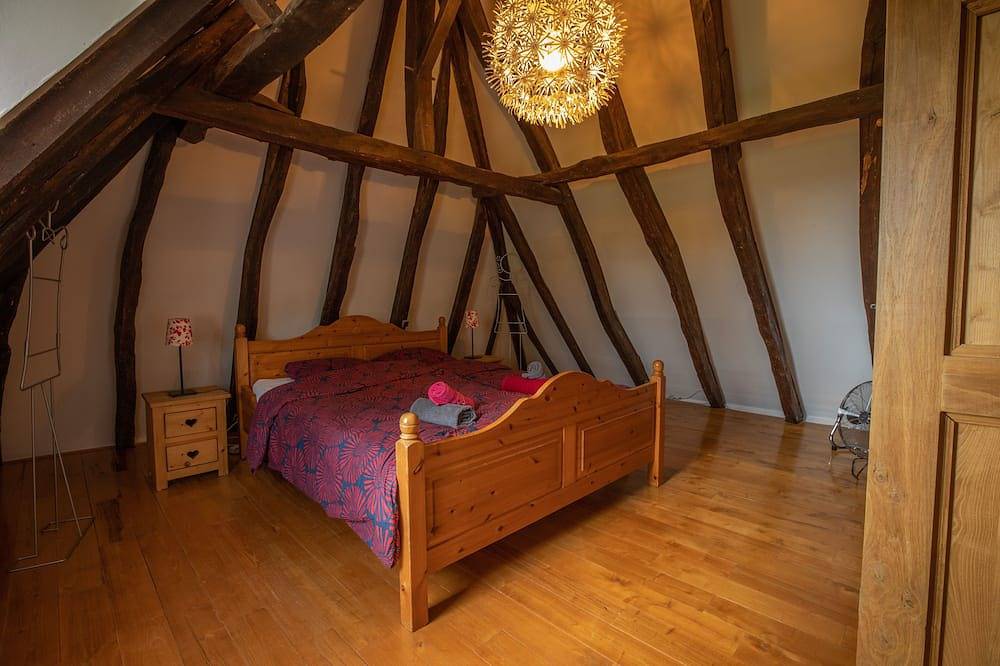 Relájese y disfrute de la antigua cabaña de piedra con piscina climatizada. in Rouffignac-Saint-Cernin-de-Reilhac, Périgord Noir