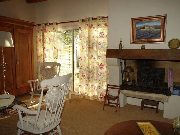 Location de vacances pour 5 personnes, avec vue ainsi que jardin et piscine, animaux acceptés à Lussan - 2