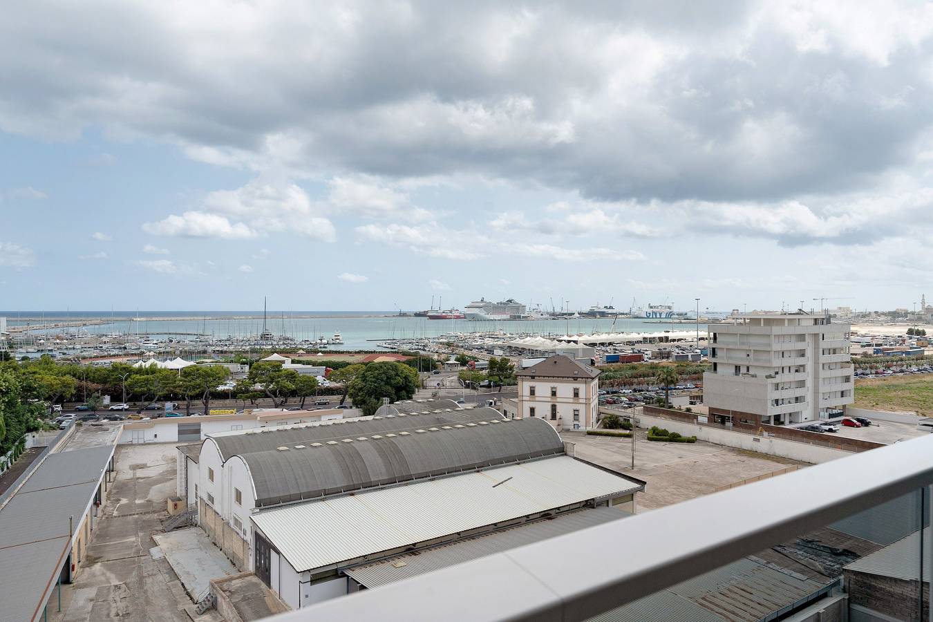 Ganze Wohnung, Apartment 'U Gnore - Zimmer Riccio' mit Meerblick, Wlan und Klimaanlage in Bari, Bari Provinz