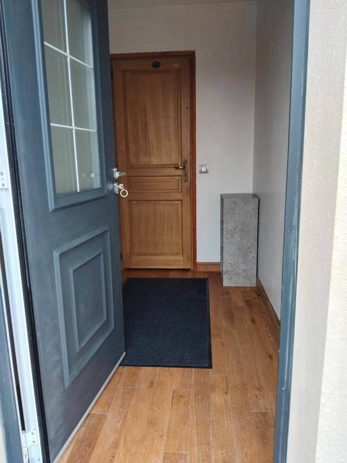 Thé club house- maison de 2 appartements de plein pied parking indépendant pour chaque in Marles-en-Brie, Seine-et-Marne