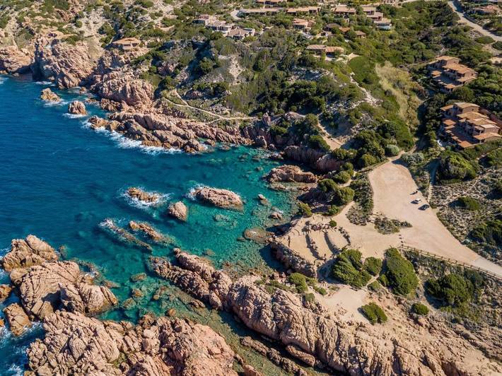 Club vacances pour 4 personnes, avec Balcon et Jacuzzi ainsi que Terrasse et Piscine en Sardaigne - 2