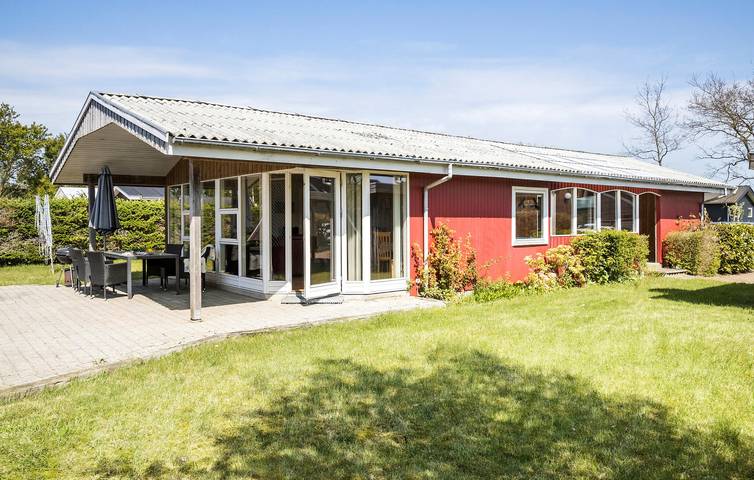 Ferieudlejning for 8 personer, med Terrasse og Have i Vejlby Fed