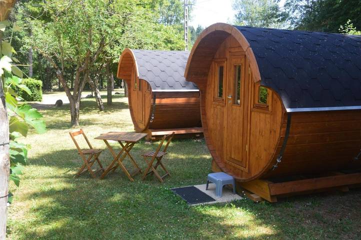 Camping pour 2 personnes, avec terrasse ainsi que vue et jardin dans Lozère - 2