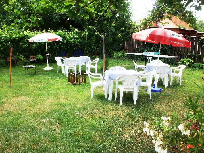 Ferienhaus mit Terasse und Grillmöglichkeit in Balatonboglar, Plattensee Südufer