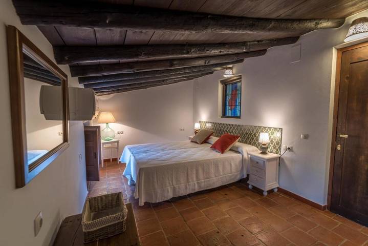 Albergue para 4 personas, con vistas además de piscina y jardín en Valle de Lecrín - 4