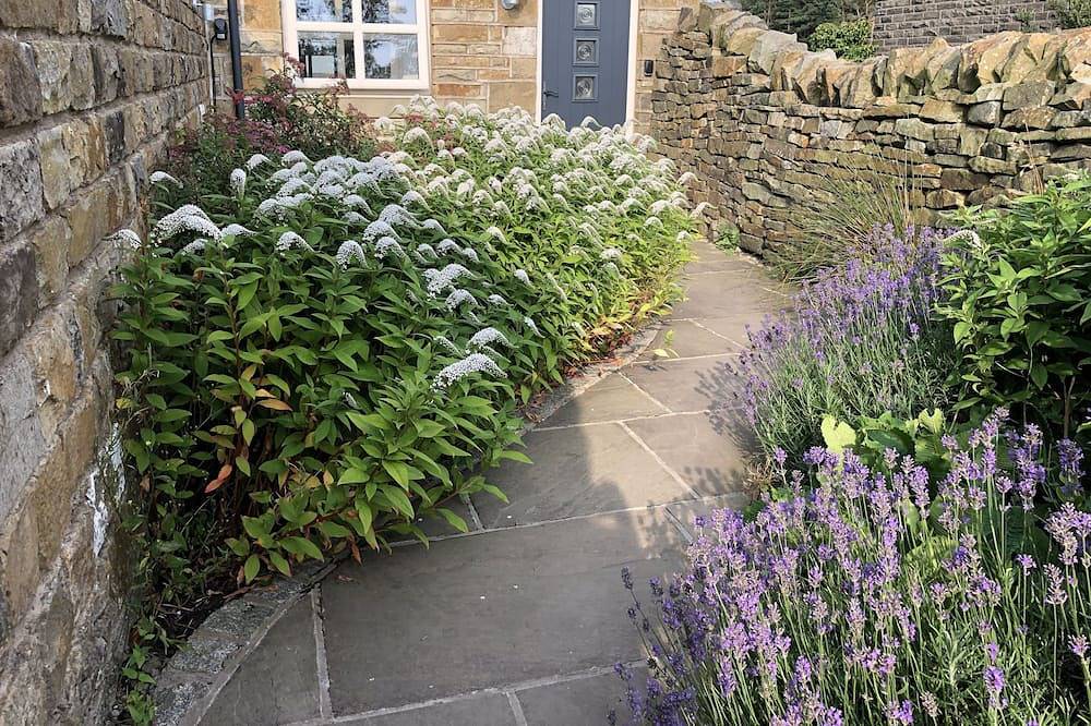 Cottage with stunning views: close to Holmfirth & the Peak District in Westliches Yorkshire