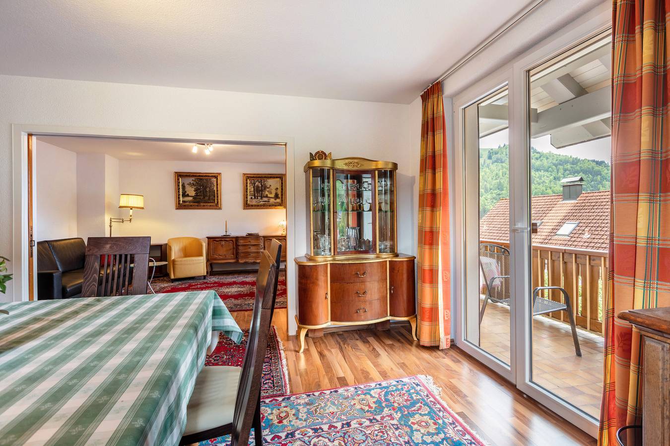 Apartamento entero, Apartamento '95qm, 2 Schlafräume' con vistas a la montaña, terraza compartida y Wi-Fi in Suedlicher Schwarzwald, Todtnau