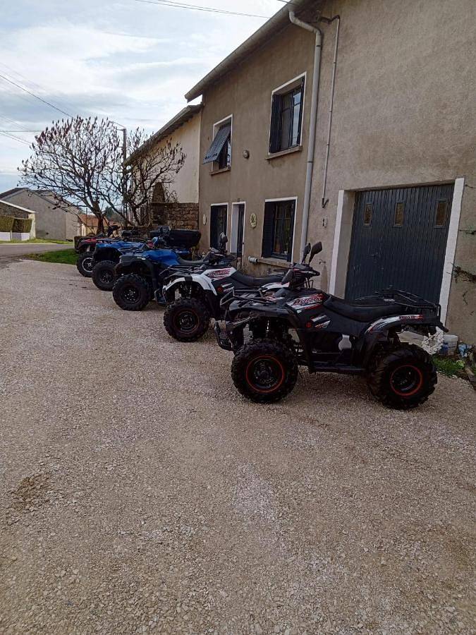 Cottage pour 2 personnes, avec piscine ainsi que jardin et vue dans Ainvelle