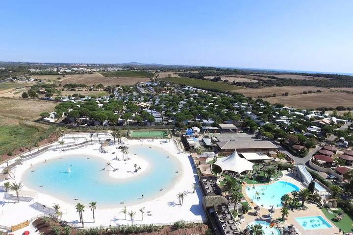 Casa rodante para 3 personas, con terraza además de piscina y sauna - 1