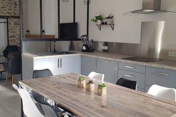 Location de vacances pour 8 personnes, avec terrasse ainsi que jacuzzi et jardin à Mauléon