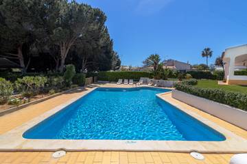 Villa for 6 Guests in Albufeira, Faro District, Picture 4