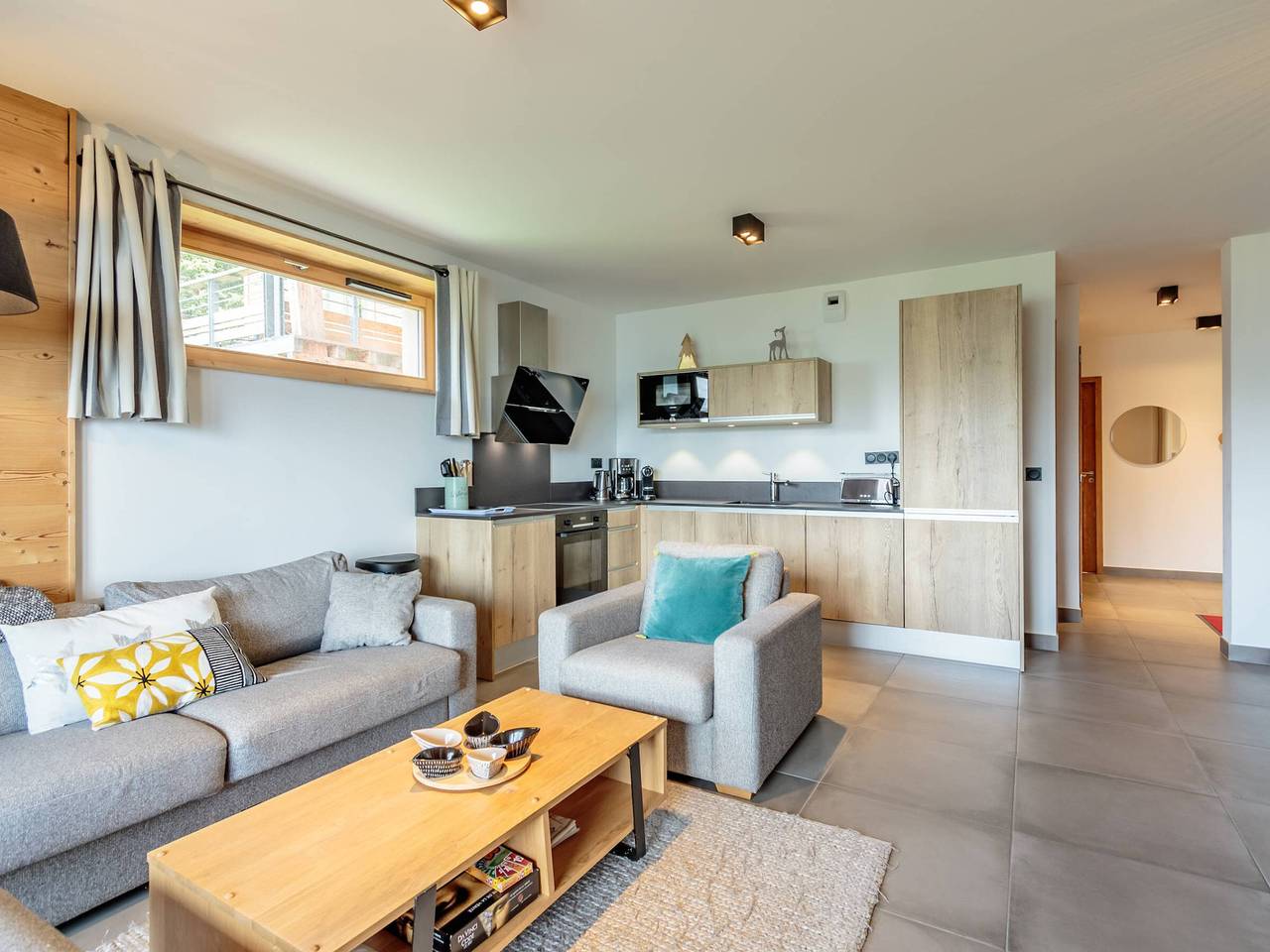 Appartement entier, Luxueux appart 5 Cristaux, 3 chambres, spa, ski-in/ski-out, parking, wifi in Arc 1800, Bourg-Saint-Maurice