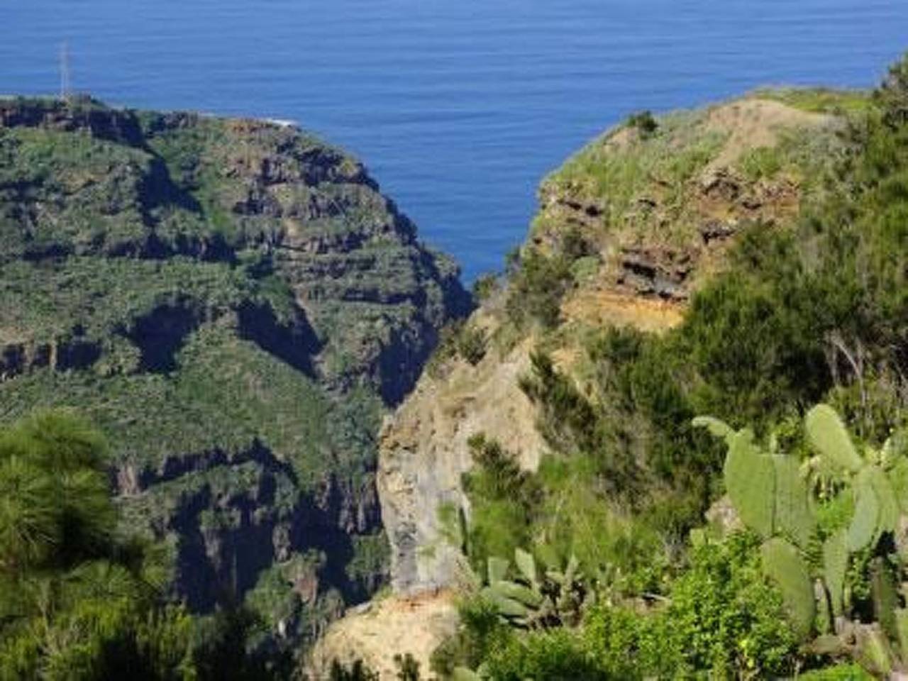 Apartamento Vista Golf con Terraza, Parking e Internet cerca de Icod in San Juan de la Rambla, Tenerife Norte