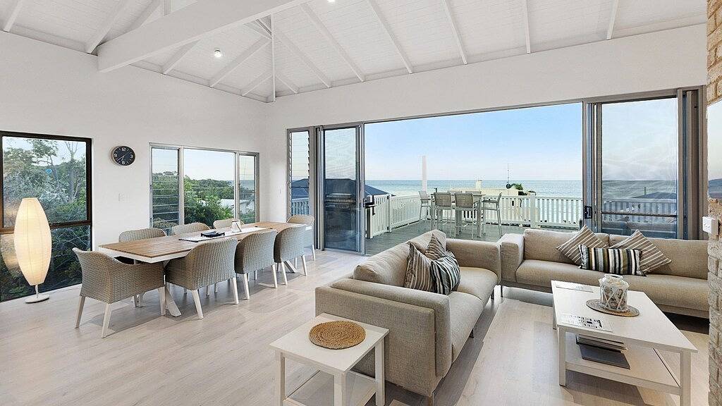 Holiday Home for 10 People in Dunsborough, Western Australia