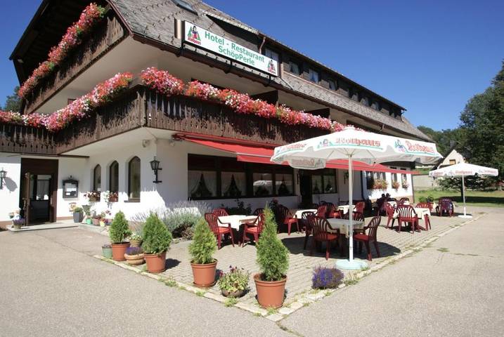 Hotel für 2 Personen, mit Terrasse und Garten sowie Ausblick in Häusern - 2