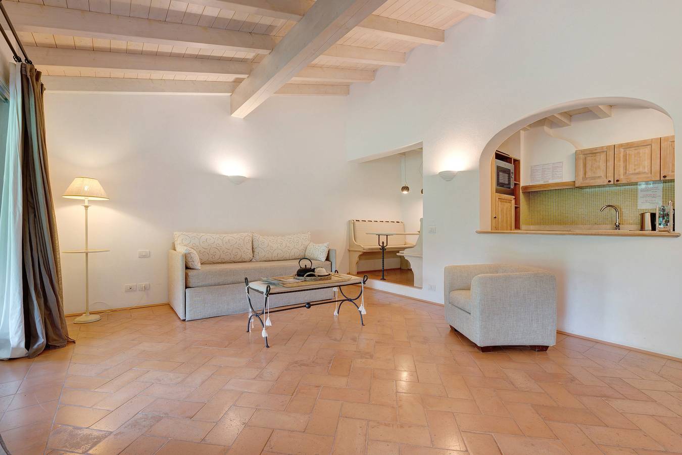 Ganze Wohnung, Apartment 'Bilocale Turchese' mit Gemeinschaftspool, Wlan und Klimaanlage in Puegnago sul Garda, Gardasee-Berge