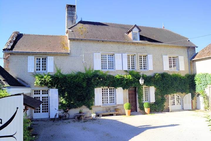 Location de vacances pour 4 personnes, avec piscine et jardin à Saint-Lothain - 3