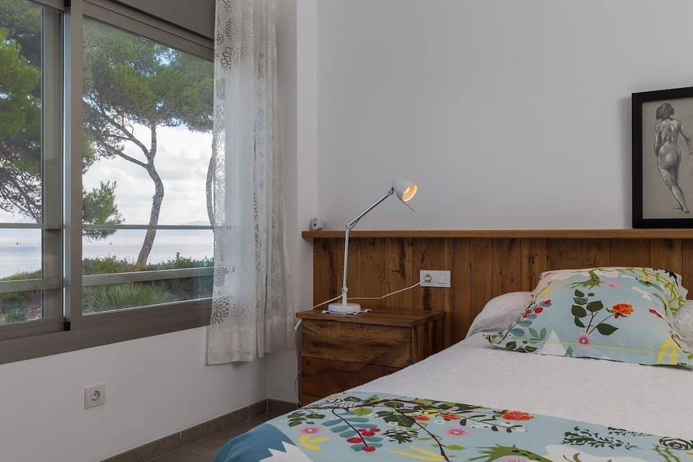 Las Gaviotas - Spectacular beachfront villa with garden in Platja de Muro in Playa de Muro, Muro