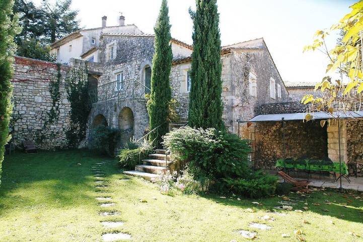 Location de vacances pour 7 personnes, avec Balcon ainsi que Terrasse et Jardin à Navacelles