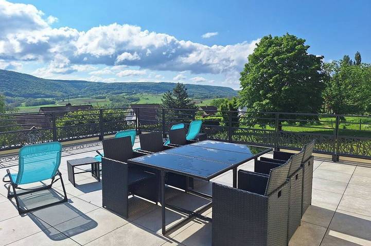 Location de vacances pour 9 personnes à Montain (Jura)
