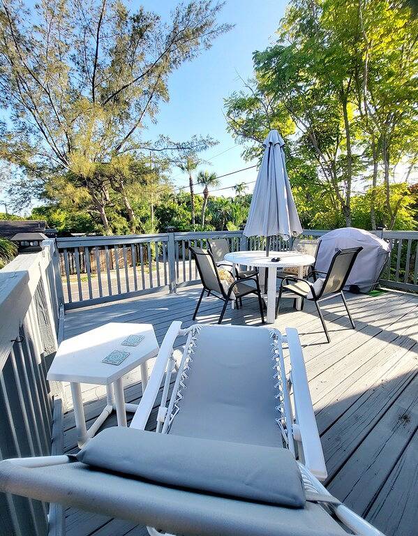 Ganze Wohnung, Pineapple Upper Deck Guesthouse Near Beaches/Shopping/Dining, Ballparks&Downtwn! in West Palm Beach, Palm Beach County