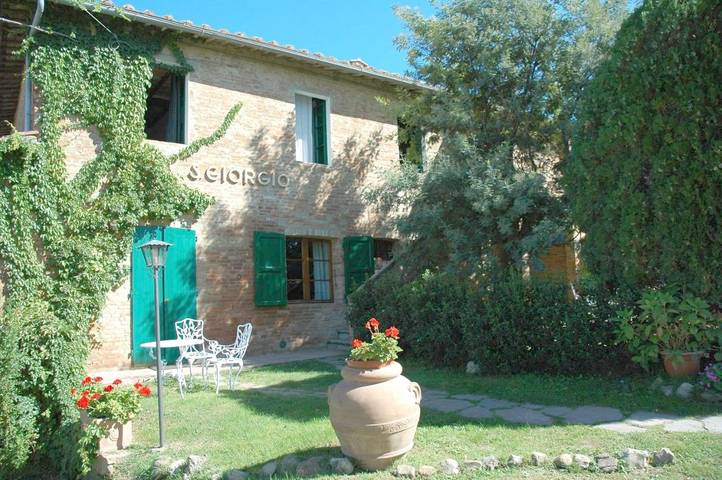 Agriturismo per 2 persone, con Giardino e Piscina nonché Panorama a Monteroni d'Arbia