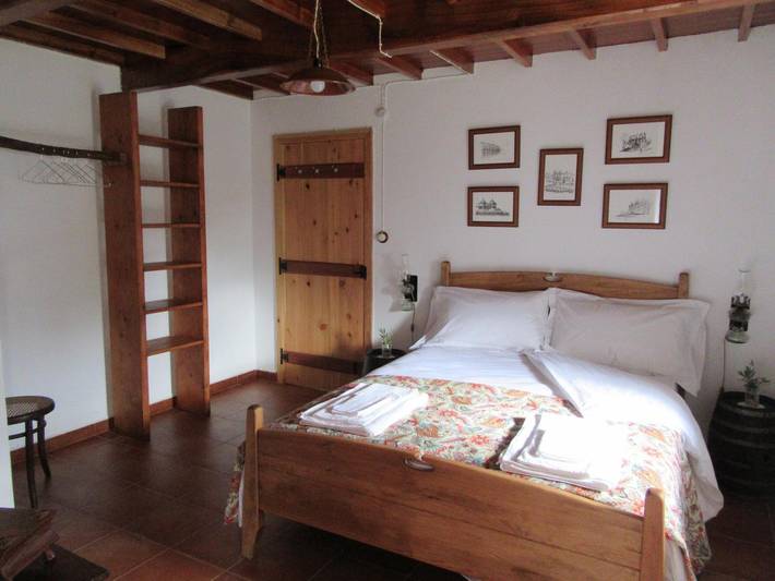Apartment 'O Antigo Lagar - O Latoeiro' with Sea View, Wi-Fi and Air Conditioning
