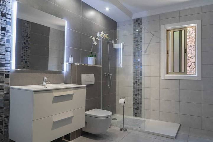 Jolie villa de 3 chambres et 2 salles de bains à Chayofa, avec jacuzzi spa in Chayofa, Arona