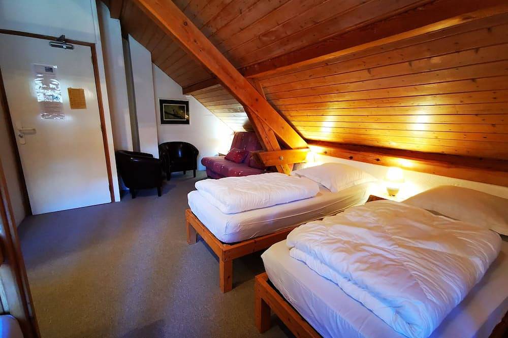 Chalet Avec Vues a 360 Degree sur les Montagnes Environnantes in Les Vigneaux, Nationalpark Écrins