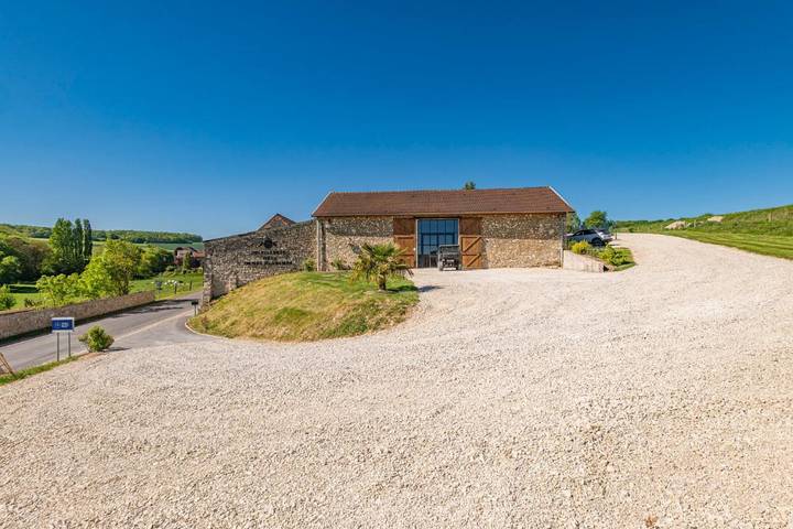 Location de vacances pour 6 personnes, avec jardin ainsi que terrasse et vue, animaux acceptés à Jonquery