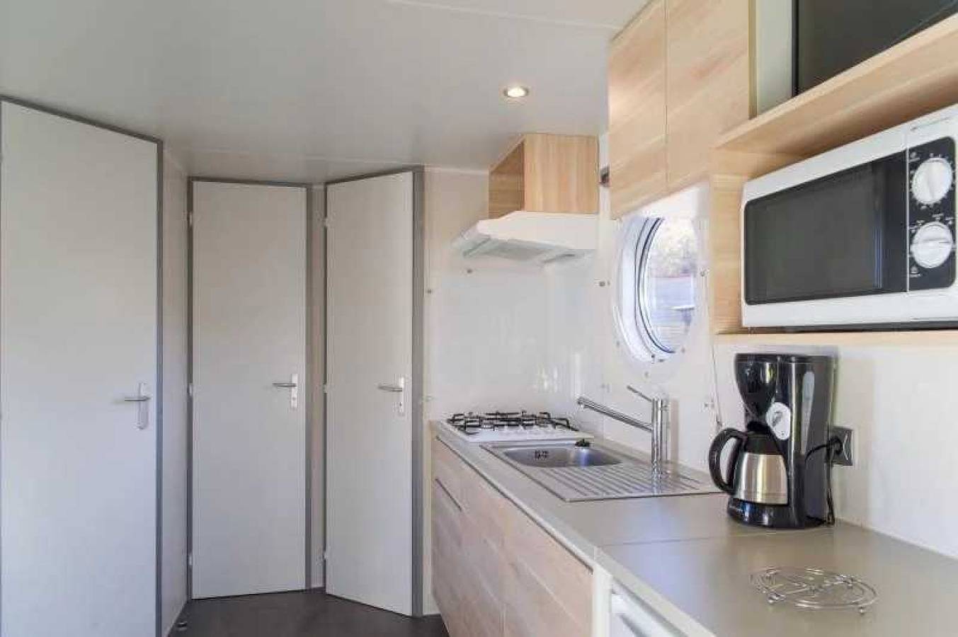 Zecamping 3* animé piscine chauffée mobil-home 22m2 in Arles-sur-Tech, Région de Céret