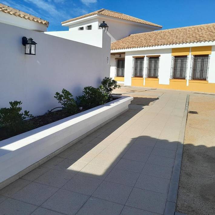 Gîte pour 4 personnes, avec bassin pour enfant ainsi que piscine et terrasse, animaux acceptés à El Rocío - 4