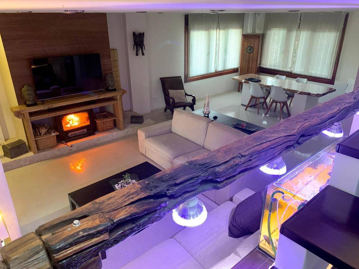 Villa Raices. Agradable casa con piscina in Baiona, Costa de Galicia