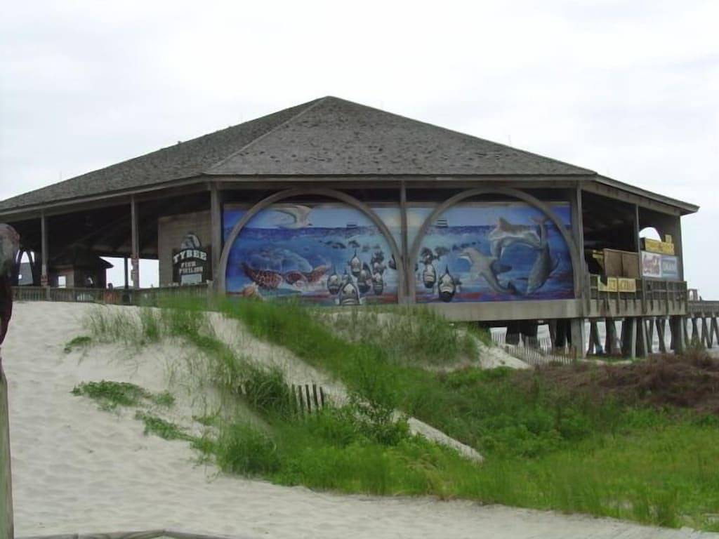 Ganze Wohnung, Erschwingliches Strandapartment mit verstellbarem Kingsize-Bett !!! in Tybee Island, Chatham County