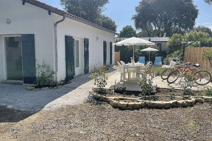 Villa pour 7 personnes, avec piscine ainsi que jardin et jacuzzi, animaux acceptés à Saint-Palais-sur-Mer