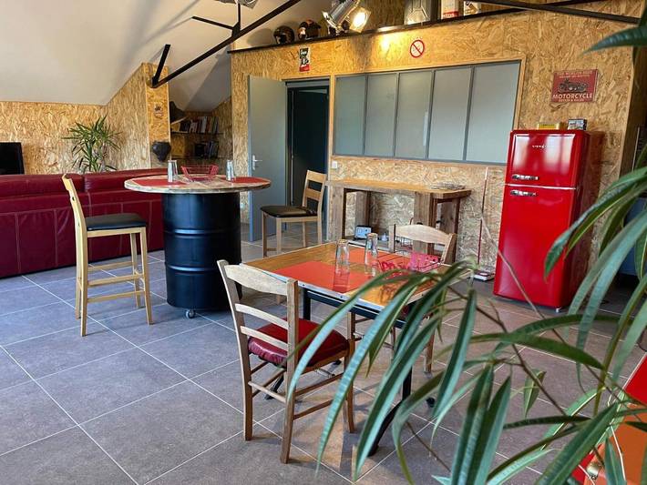 Chambre d’hôte pour 3 personnes, avec Terrasse ainsi que Jardin et Vue à Godewaersvelde