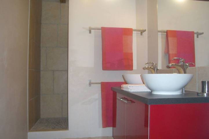 Location de vacances pour 4 personnes, avec jardin ainsi que terrasse et piscine à Roquetaillade - 4