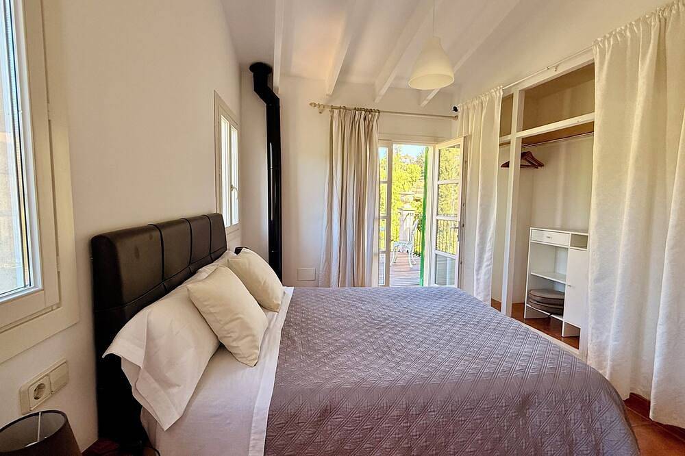Villa in Nature with Yoga Room, Peace and Tranquility in Puigpunyent, Mallorca Westen