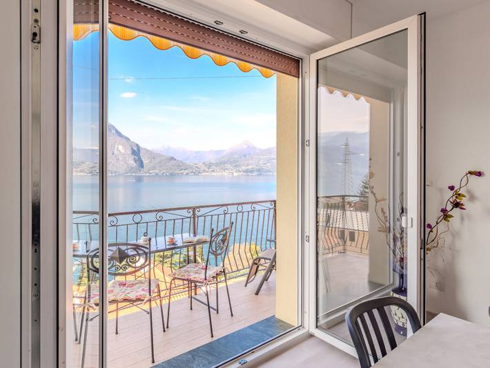 Ferienwohnung für 4 Personen, mit Seeblick und Balkon in Gemeinde Varenna